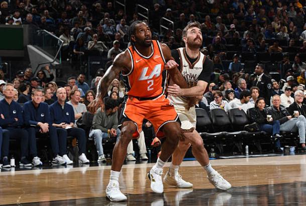 世俱杯网址-勇三崩快船轰72-45逆转!与对手仅差1.5胜场 勇士将打雷霆和火箭