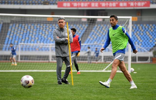 世俱杯-沧州“老大”“老二”威风凛凛 主帅:穆里奇就像28岁